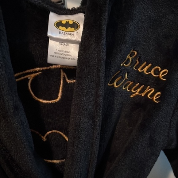 Bruce Wayne Batman bathrobe. with mask hood.  size xs 4-5 - Picture 2 of 8